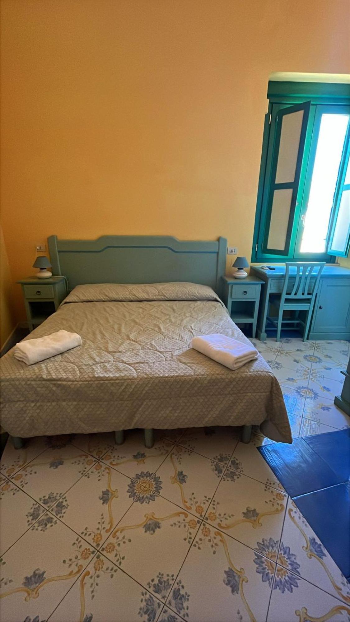 Hotel Savoia Procida Exterior foto